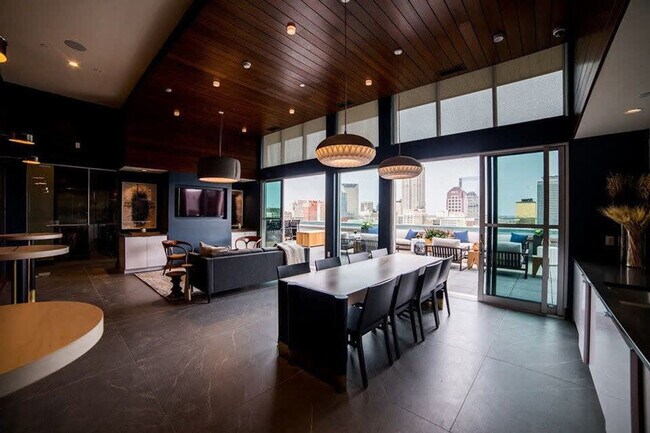 Building Photo - 235 S Delaware St