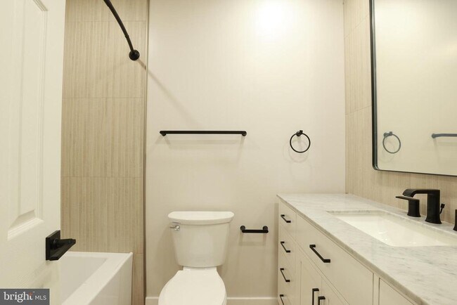 Building Photo - 1625 Montello Ave NE