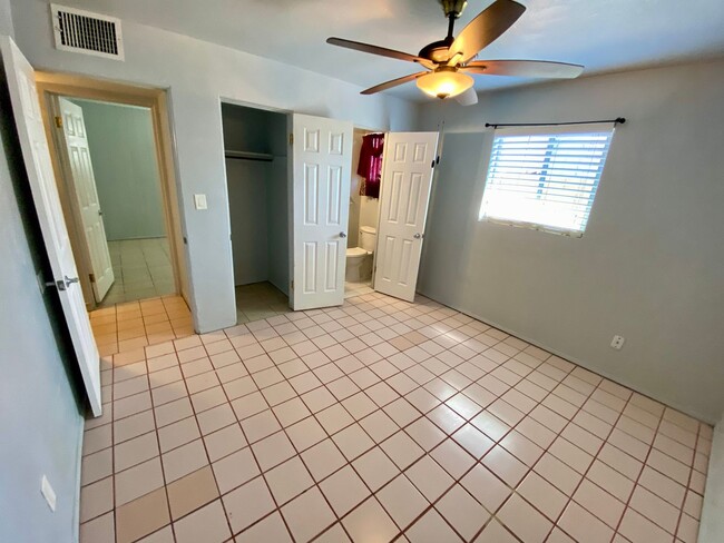 Building Photo - 3-Bedroom, 1.5 bath in Phoenix That’s read...