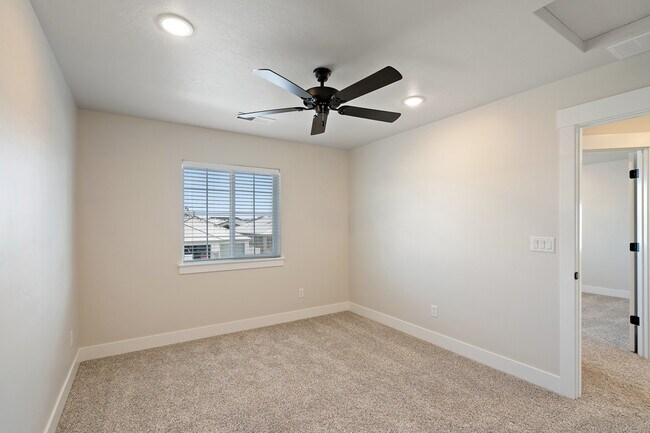 Building Photo - 4497 N Girasolo Ave
