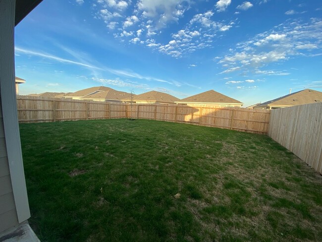 Building Photo - 3 BR/2 BA 1459 sq ft  Navarro Ranch