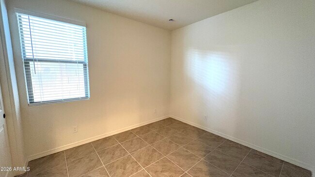 Building Photo - 5602 W Mauna Loa Ln