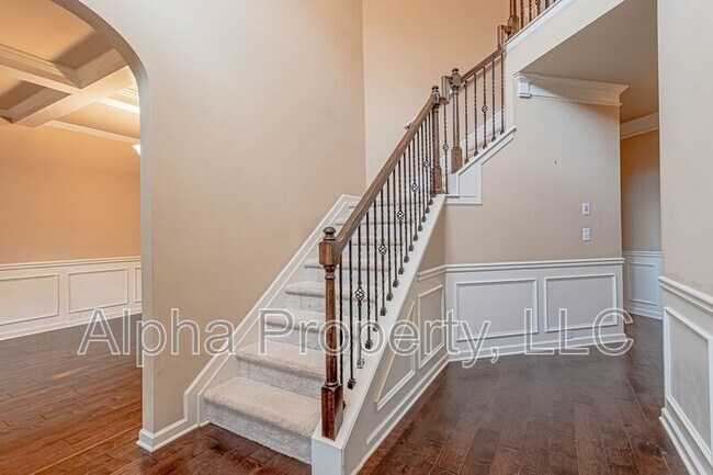 Building Photo - 256 Oak Branch Dr