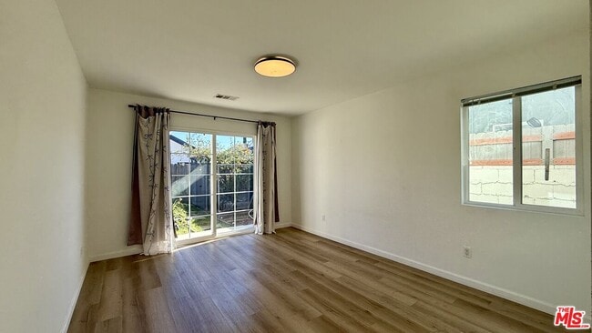 Building Photo - 6056 Fair Ave