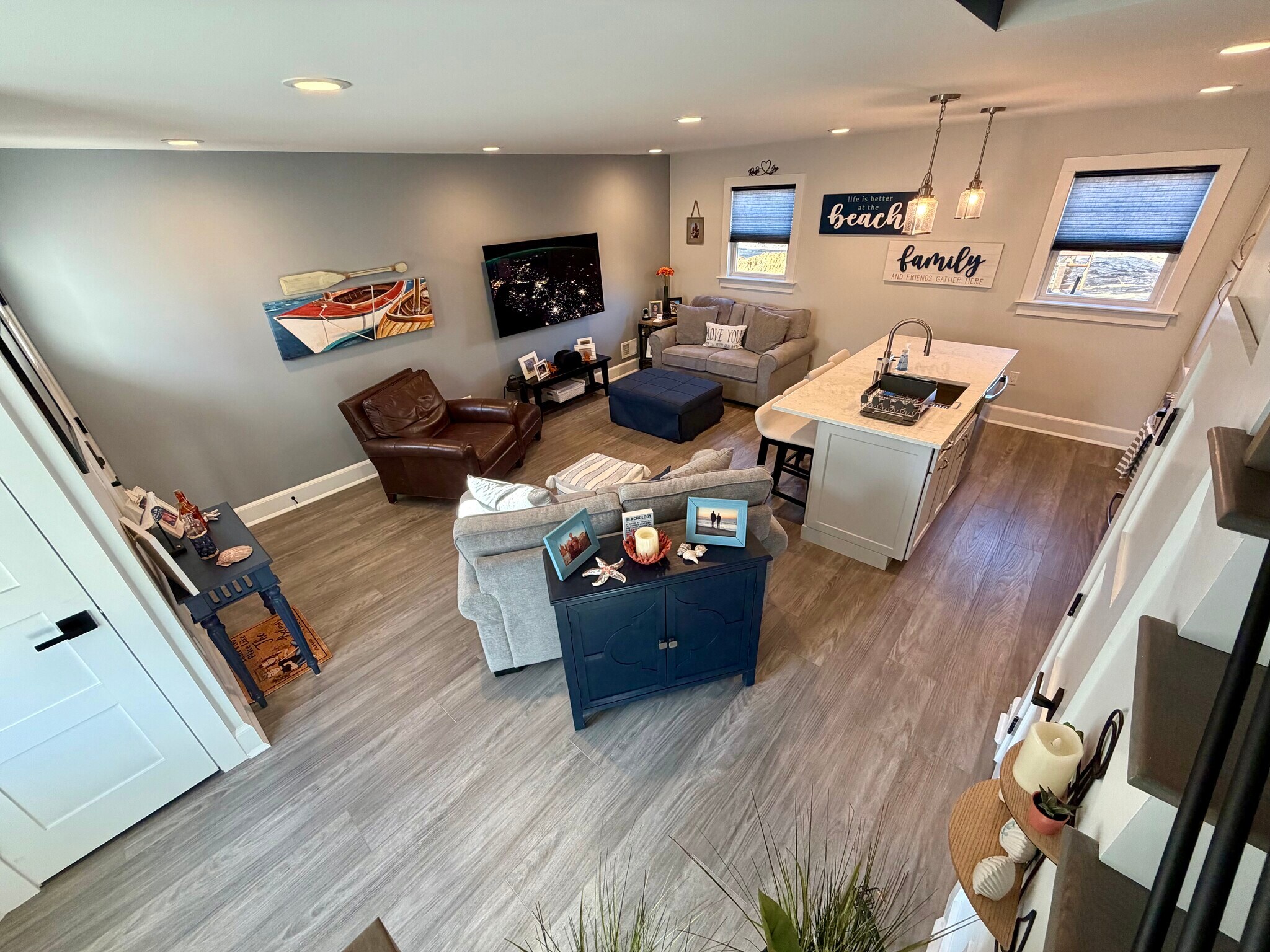 Building Photo - 502 12th Ave