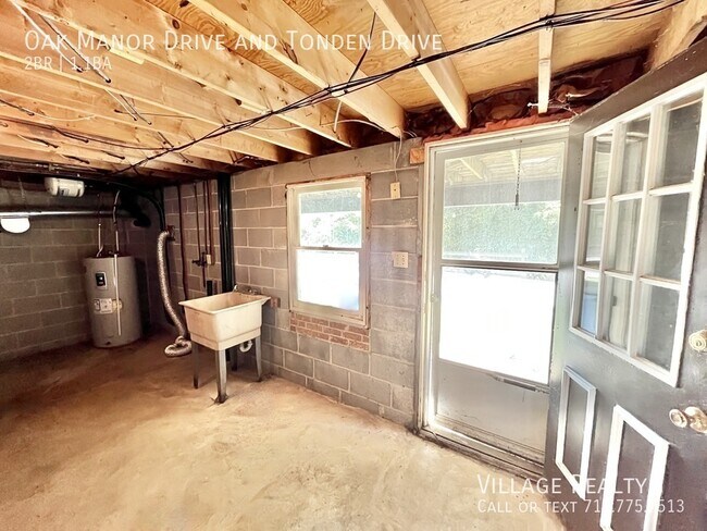 Building Photo - 188 Oak Manor Dr