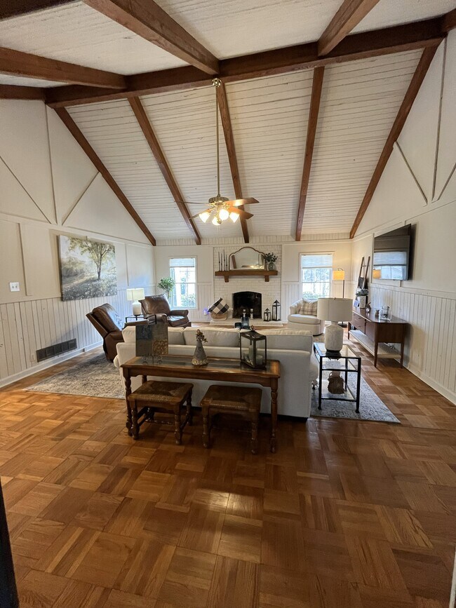 Building Photo - Sandy Springs Rental Home