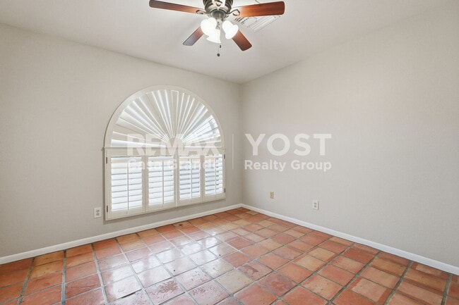 Building Photo - Where Character Takes Center Stage! Now Offering $500 Off First Month’s Rent!