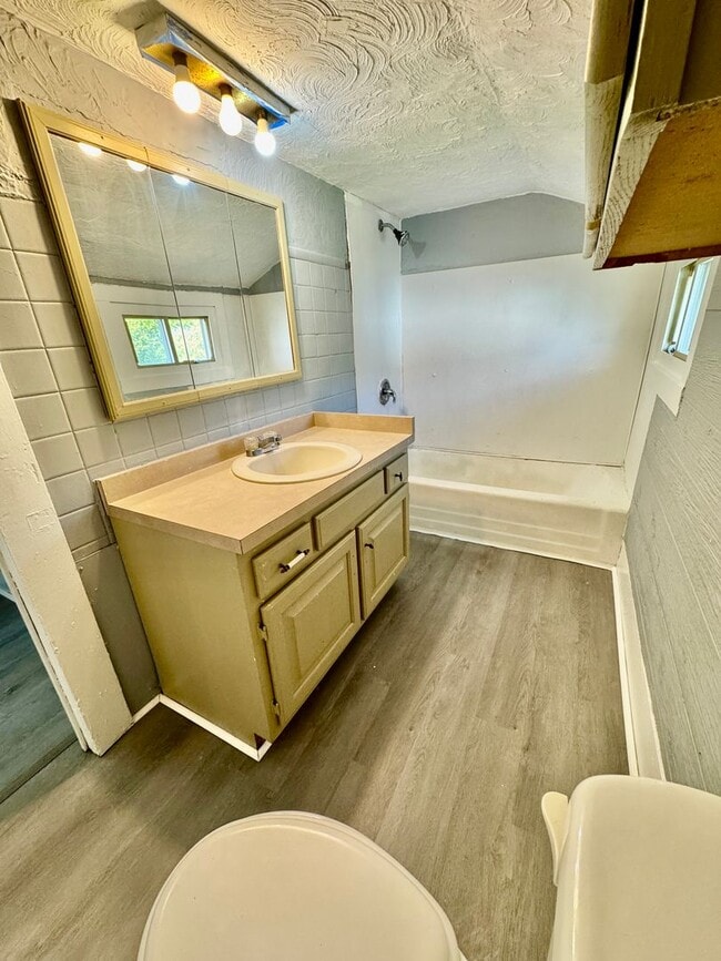 Building Photo - 4 bedroom in Madison Schools
