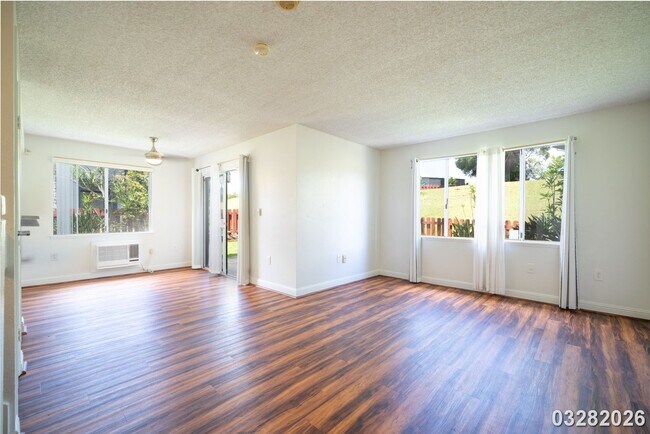Building Photo - $3,200 / 3br - 974ft2 - Bright and Spacious 3BR/2BA/2PKG Townhome unit in Ku'ulako in Mililani (M...