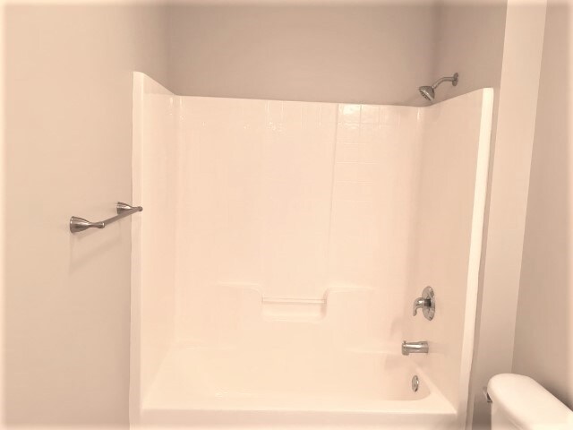 Building Photo - 1044 Woodland Dr