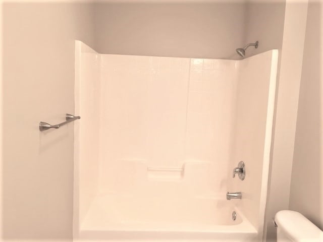 Building Photo - 1044 Woodland Dr
