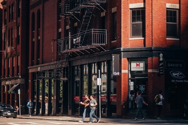 Building Photo - 281 Franklin St