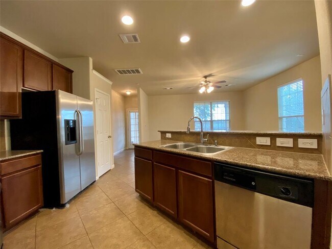 Building Photo - 1310 W Parmer Ln