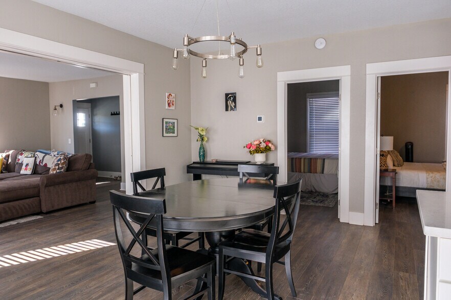 Building Photo - 5530 N Haight Ave