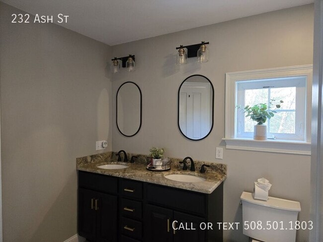 Building Photo - 232 Ash St