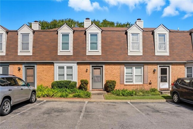 Primary Photo - 2421 Julie Ct