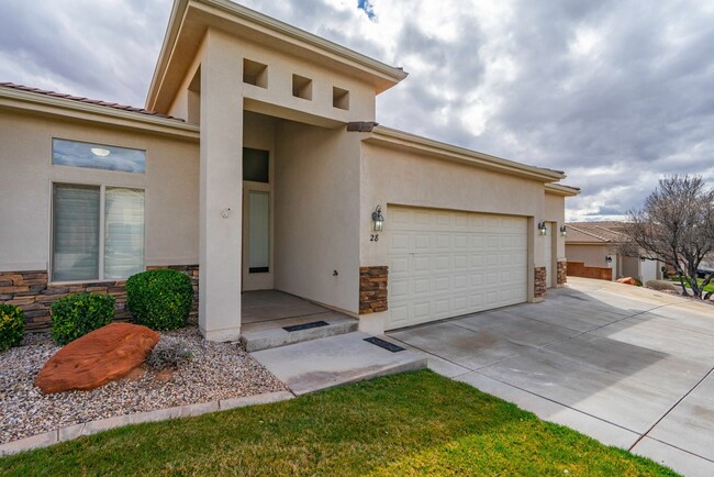 Building Photo - Pet Friendly home in Painted Desert