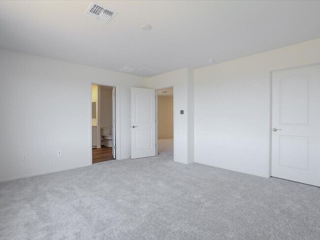 Building Photo - Stunning Brand New 4-Bedroom 2.5-Bathroom with large enclosed backyard!