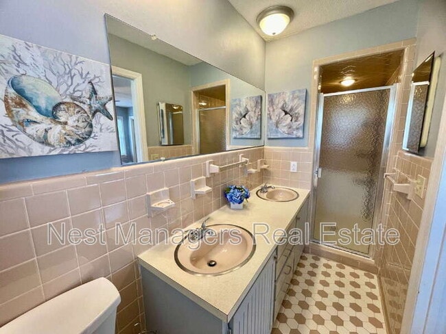 Building Photo - 2514 Dartmouth Dr