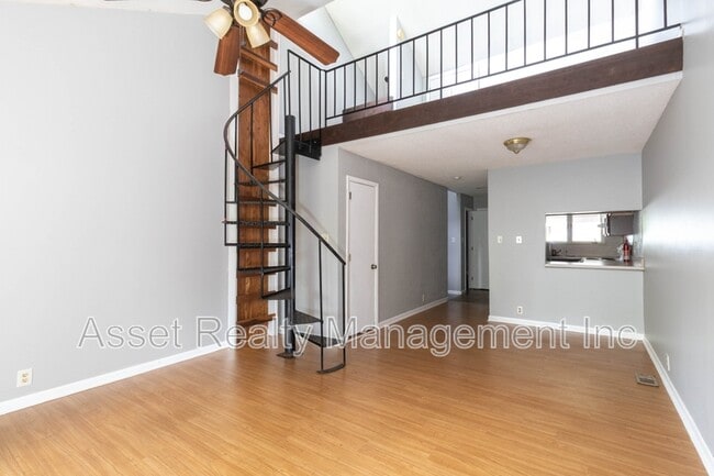 Building Photo - 102 Walnut Ln