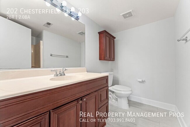 Building Photo - 202 Chesterfield Ln