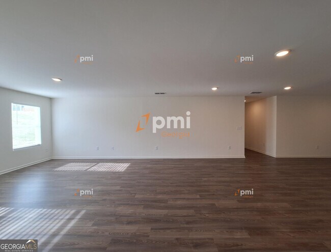 Building Photo - 313 Gazebo Dr