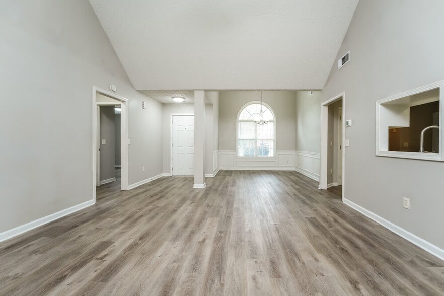 Building Photo - 663 Stonecrest Dr