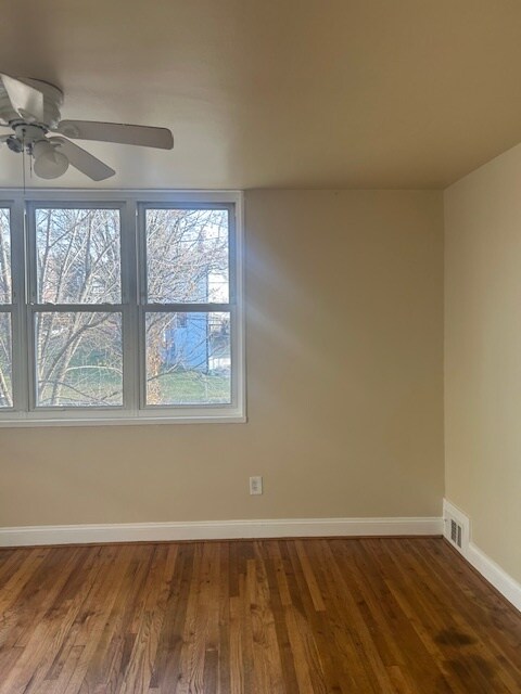 Building Photo - 1549 Fort Dupont St SE