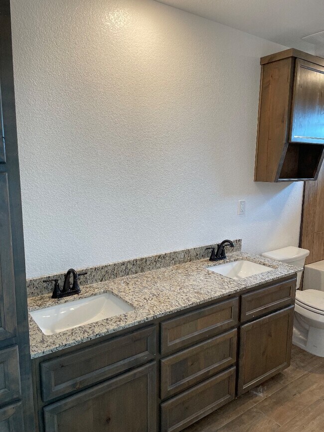 Building Photo - 2420 Duntov Dr