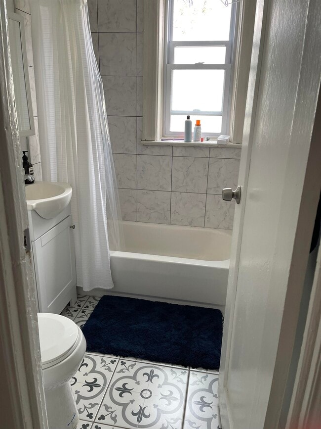 Building Photo - 120 Dekalb Ave