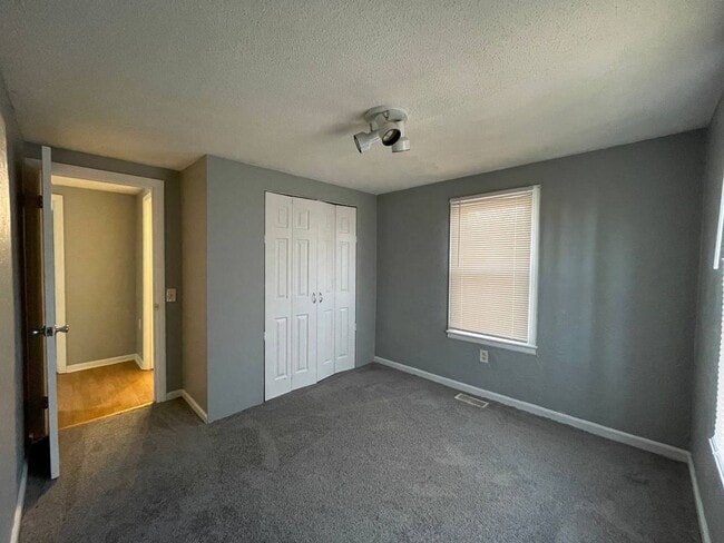 Building Photo - 1016 S Woodbury St