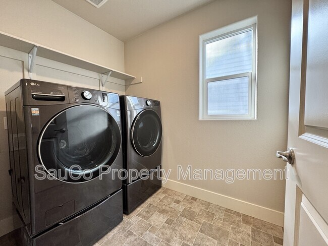 Building Photo - 14419 SW 168th Ave