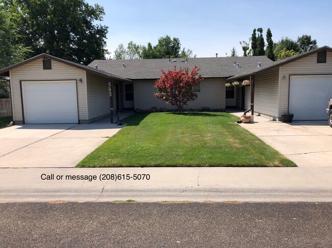 Building Photo - 583 Amanita St