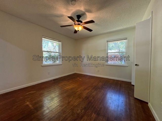 Building Photo - 816 Willow Ln