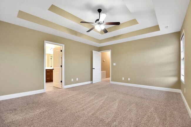 Building Photo - Pet Friendly Four Bedroom!