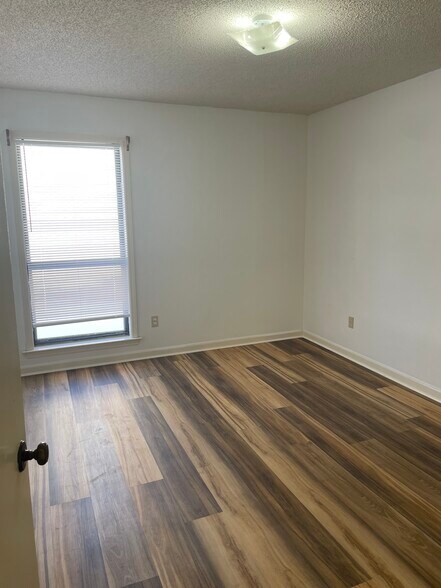 Building Photo - 2184 Wilderness Cv