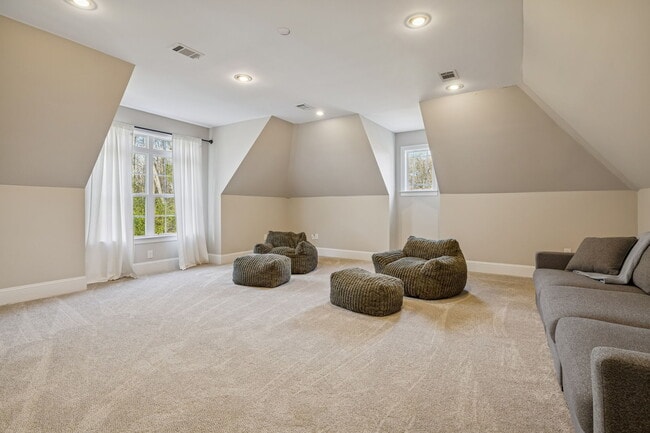 Building Photo - 594 Lake Haven Dr