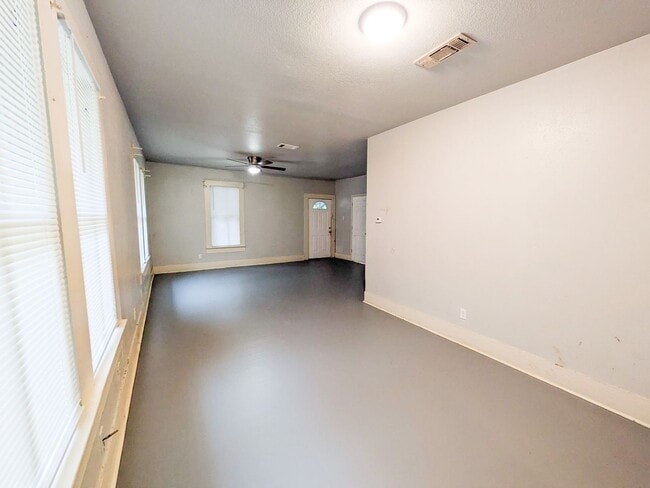 Building Photo - 4358 Kenneth Ave