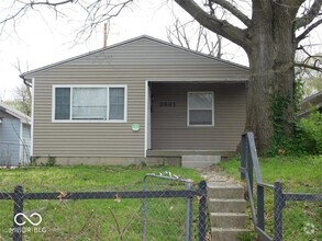 Building Photo - 2861 Lasalle St