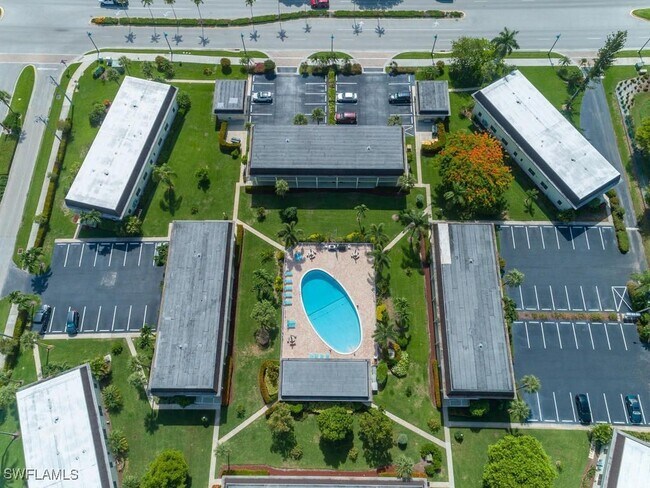 Building Photo - 130 N Collier Blvd