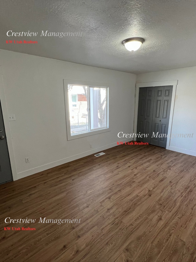 Building Photo - Lambourne Duplex