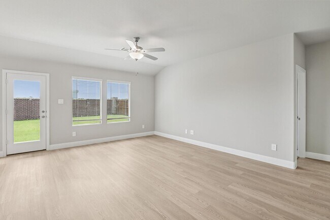 Building Photo - 2100 Gustavus Dr
