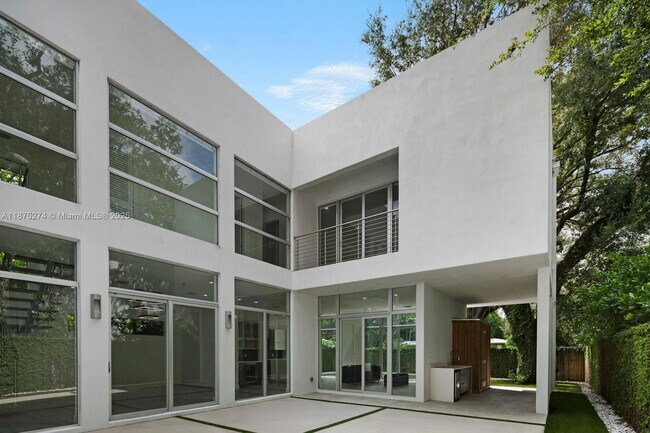 Primary Photo - 5720 SW 24th St