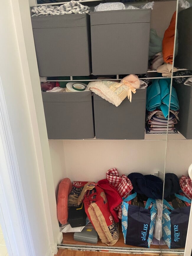 Building Photo - 9641 Riverside Dr