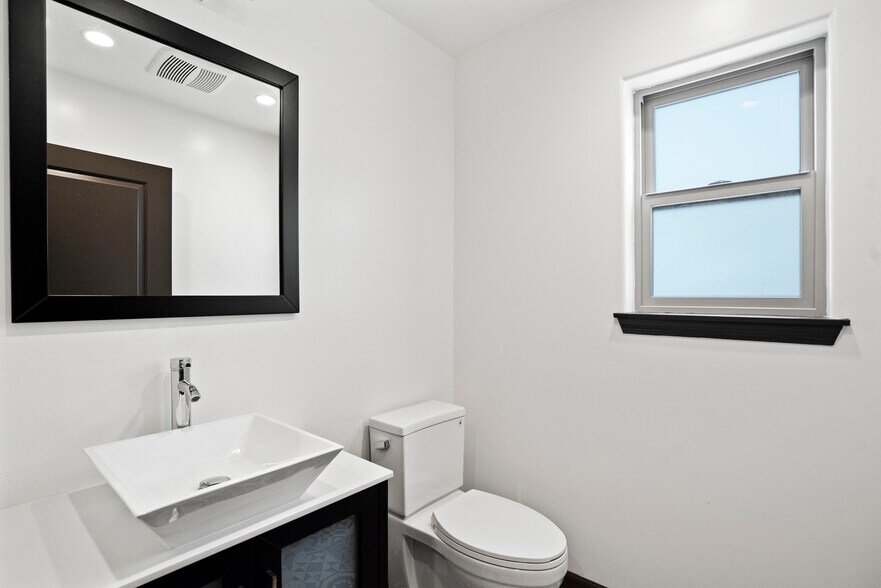 Building Photo - 11575 Lemp Ct