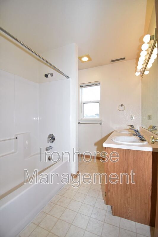 Building Photo - 2471 Wheeler Dr