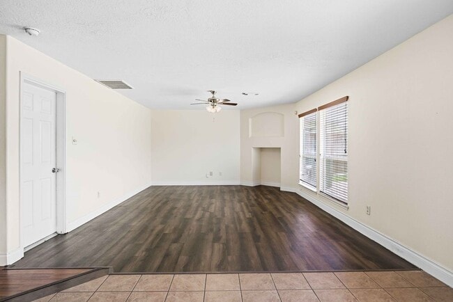 Building Photo - 14015 Crossvale Ln