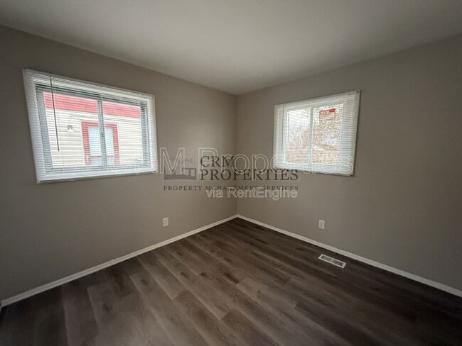 Building Photo - 3156 Dequincy St