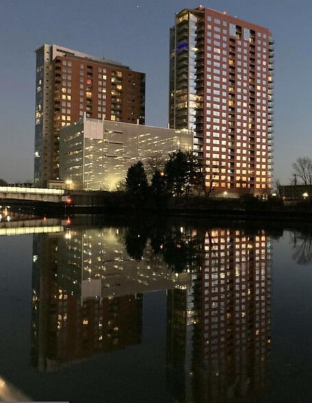 Building Photo - 105 Christina Landing Dr